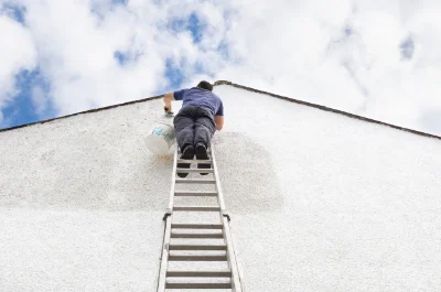 Peinture extérieure à Coron — façades et ravalement